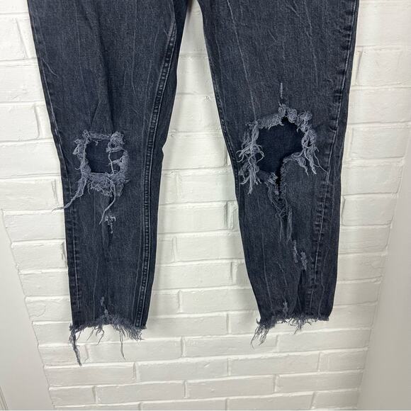 Abercrombie & Fitch Black Distressed High Rise Mom Jeans Size 28/6R - Picture 5 of 10